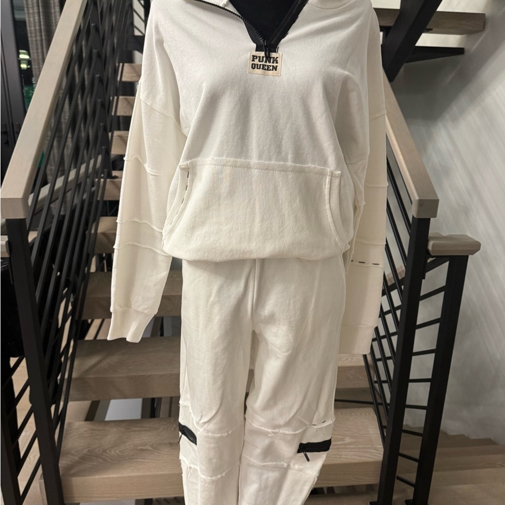 Women's White Tracksuit - Picture 5 of 10